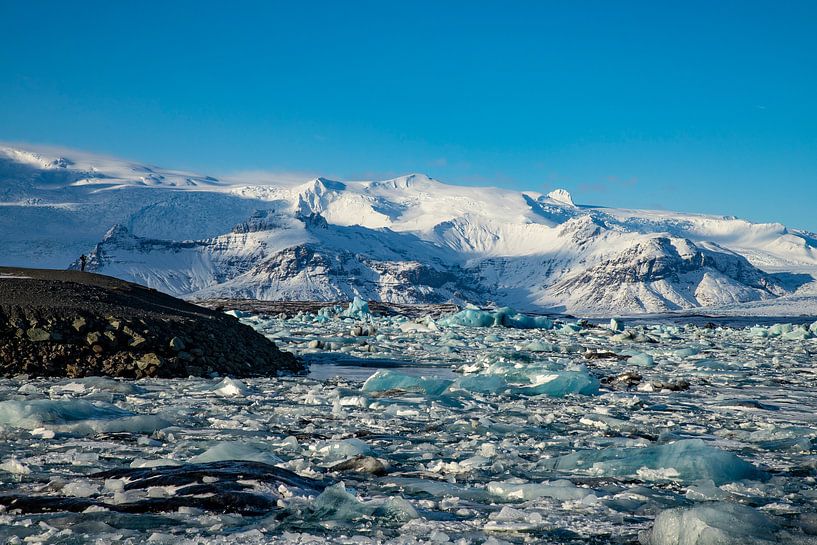 Landscape in Iceland, Jökulsárlón and Diamond Beach by Gert Hilbink