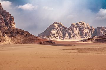 Wadi Rum Woestijn Jordanië van Astrid van der Eerden