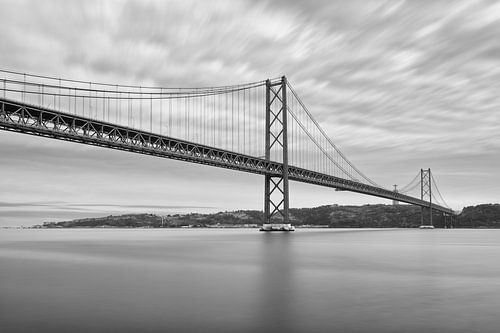 Timeless elegance in black and white - Ponte 25 de Abril, Lisbon