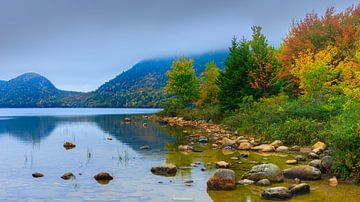 Jordan Pond in herfstkleuren, Maine van Henk Meijer Photography