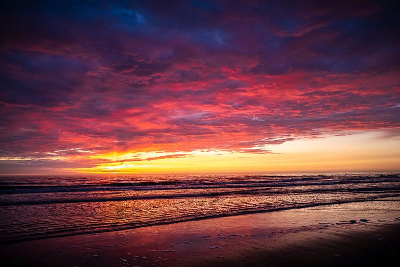 Verlies jezelf in de Magie van de Zeezicht Zonsondergang bij Sint Maartenszee! van Eriks Photoshop