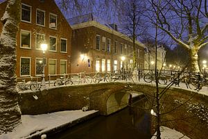 Nieuwegracht à Utrecht avec le pont Magdalena sur Donker Utrecht