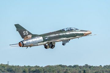 Start der North American TF-100F Super Sabre. von Jaap van den Berg