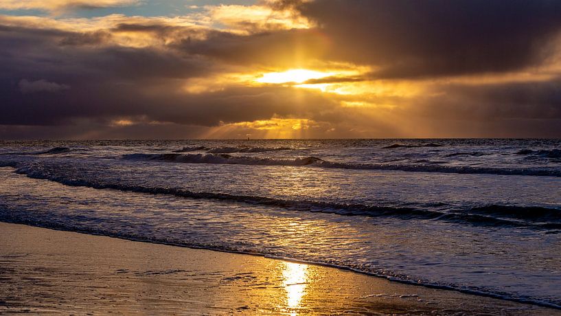 Zondsondergang aan de Noordzee van Texel eXperience
