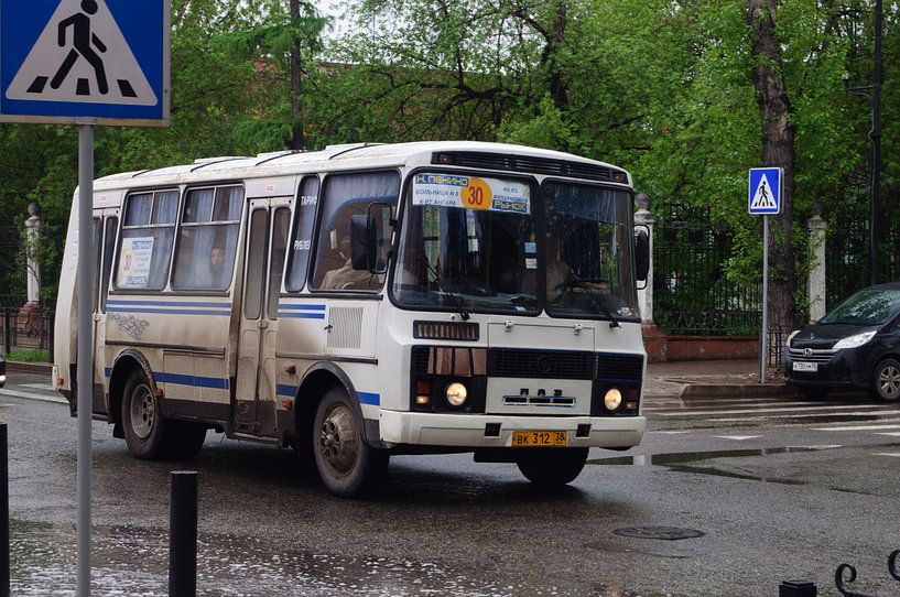 stadsbus  van Robert Lotman