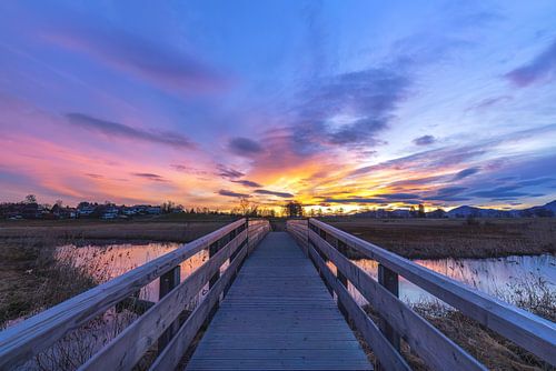 Colourful sunrise at the Bahlsen Bridge