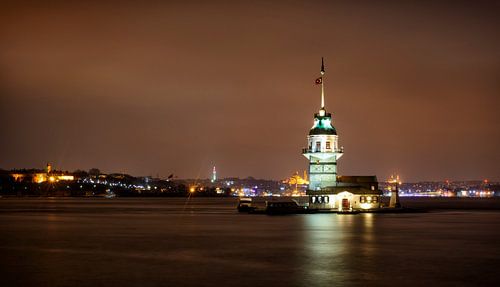 Maiden's Tower or Kiz Kulesi at night