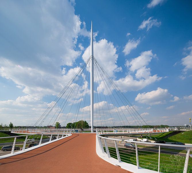 Pont cycliste Hovenring, Eindhoven par Hennnie Keeris