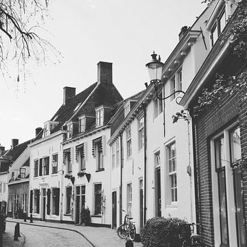 View of historical old town of Amersfoort in black/white, Netherlands van Daniel Chambers