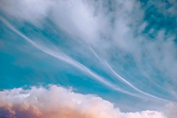 Les nuages duveteux sur Gaby Jongenelen