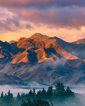 Sonnenaufgang in Hanmer Springs, Neuseeland von Henk Meijer Photography