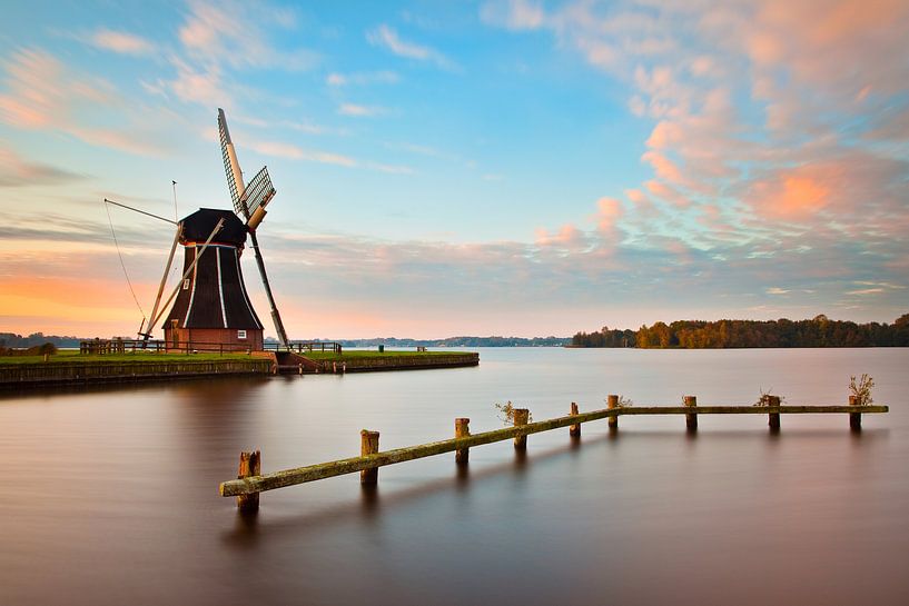 Windmühle nahe Paterswoldsemeer, Haren, Niederlande von Peter Bolman