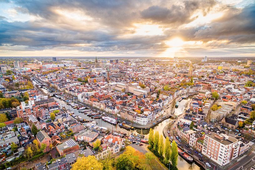 Sonnenaufgang über Groningen Stadt von Volt