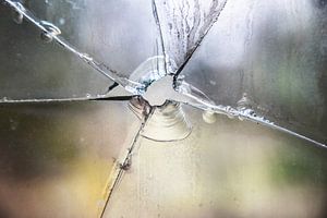 Gesplittertes Glas