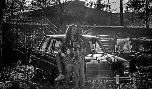 Nostalgisches Ehepaar Oldtimer