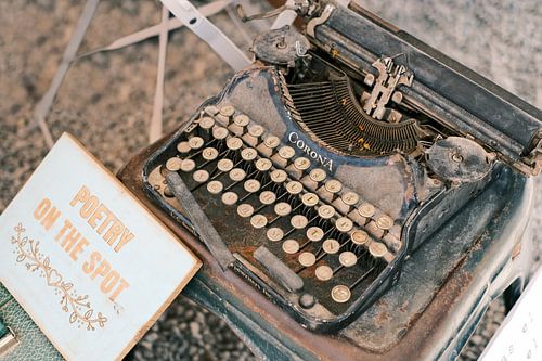 Poëzie op een vintage typemachine op Ibiza