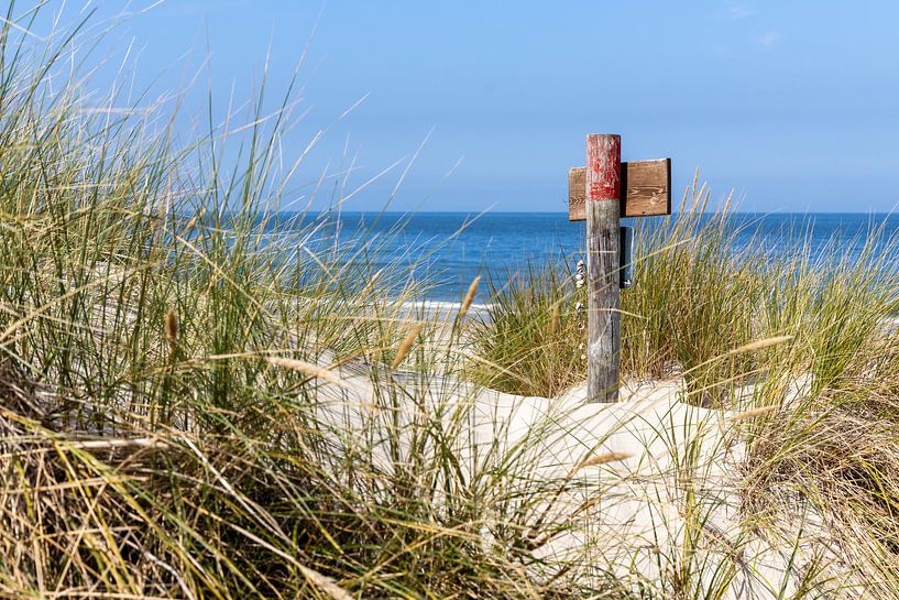 Schild in de duinen van Christoph Schaible