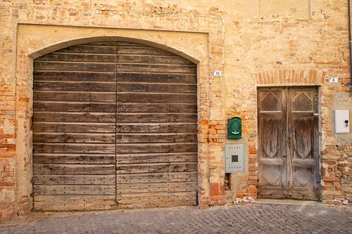 Large and small door, Cortanze, Piedmont, Italy