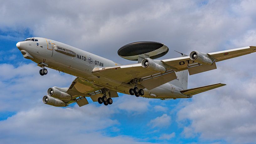 Landing NATO Boeing E-3 Sentry. by Jaap van den Berg