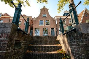 Niederländische Architektur von alten Fassaden in der Stadt von Blokzijl