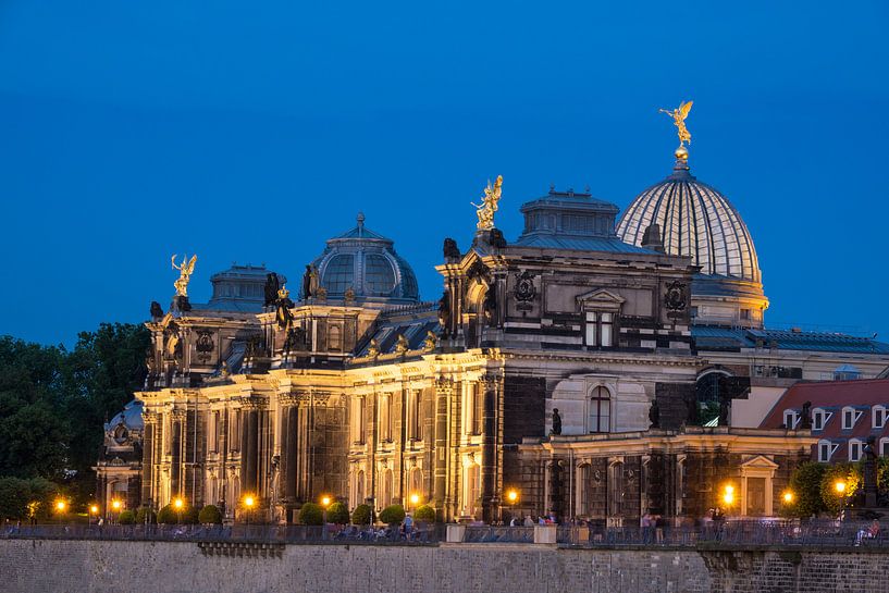 Kunstakademie in Dresden bei Nacht van Rico Ködder