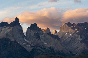 Sonnenuntergang in Torres del Paine von Daan Beverdam