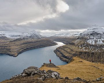 Vue d'ensemble de Funningur, îles Féroé sur Nick de Jonge - Skeyes