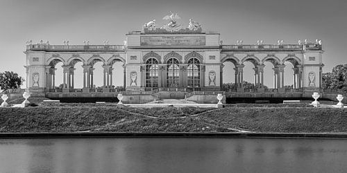 Die Gloriette in Schwarz und Weiß, Schloss Schönbrunn, Wien von Henk Meijer Photography