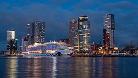 Cruise ship AIDAperla Rotterdam van 24 liquidmedia