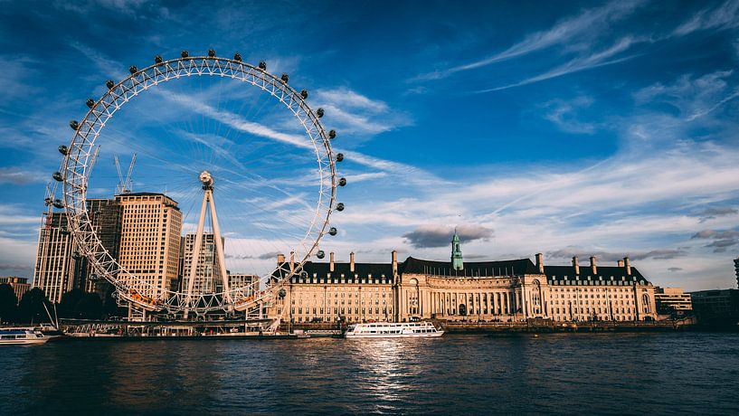 London by Hello Pompoyo