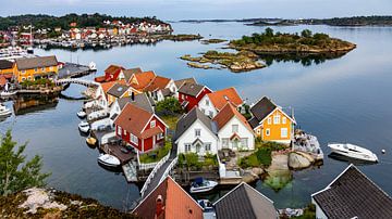 Village côtier du sud de la Norvège sur Adelheid Smitt