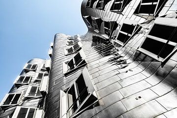 Façade des bâtiments Frank Gehry à Düsseldorf sur Dieter Walther