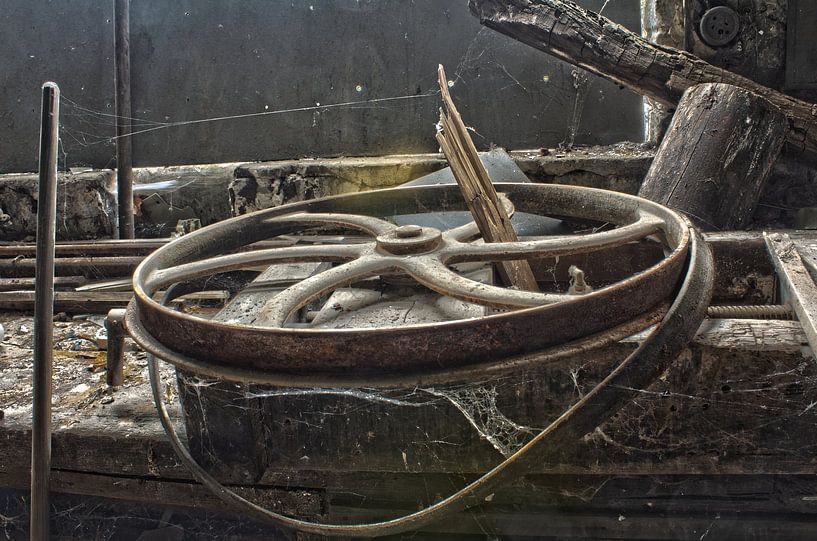 Wheel on workbench by Roy Donker