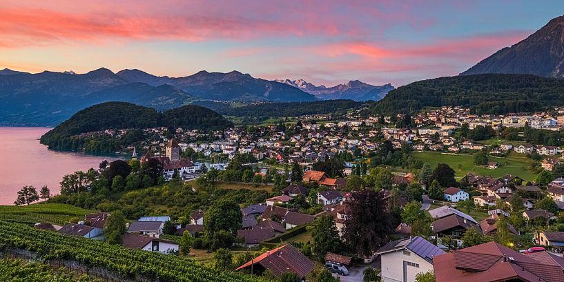 Sunrise in Spiez in the Bernese Oberland by Henk Meijer Photography