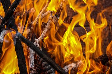 Hintergrund, Textur mit lodernden orangen Flammen von Reiner Conrad