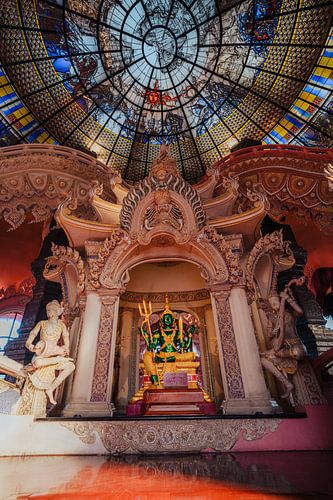 Architectonisch juweel: de gebrandschilderde koepel van de Erawan