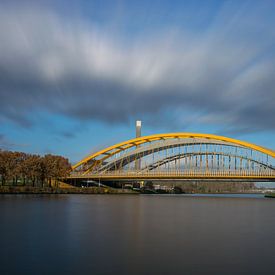 Gele Hogeweidebrug of Vleutensebrug in Utrecht van Patrick Verhoef