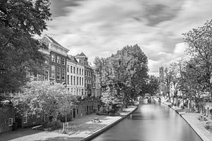 Maisons le long du Oude Gracht avec vue sur le Dom d'Utrecht
