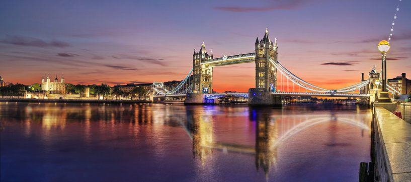 Towerbridge with Tower in London by Thomas Rieger
