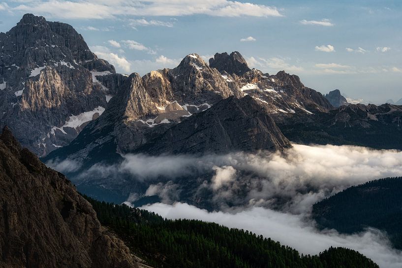 Über den Wolken in den Dolomiten von Roy Poots