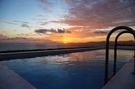Zonsondergang bij het zwembad van Jet Couzijn thumbnail