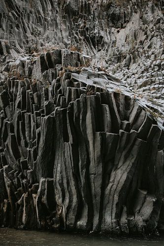 Lavasteine ​​vom Ätna in der Alcantara-Schlucht, Sizilien Italien