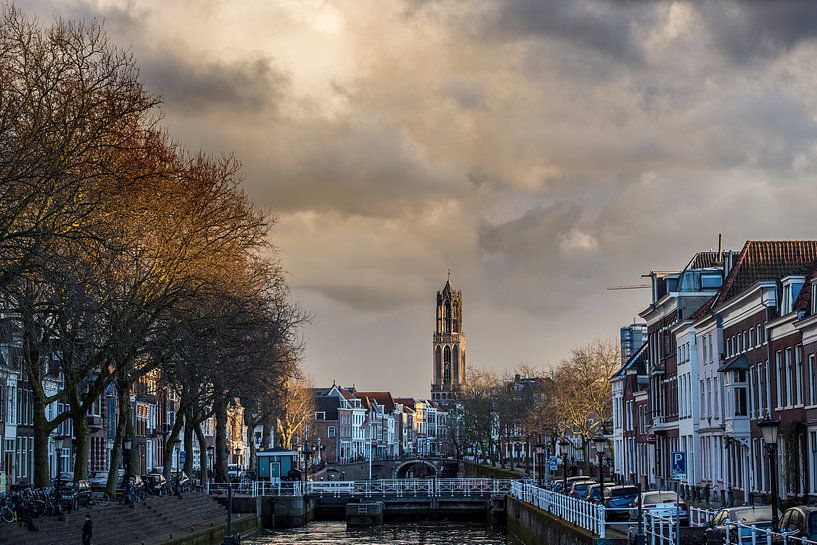 Uitzicht op de Bemuurde Weerd en de Domtoren in Utrecht. van De Utrechtse Internet Courant (DUIC)