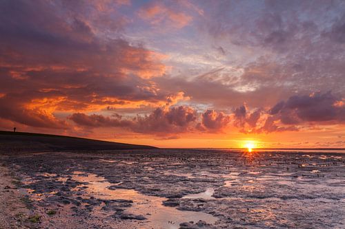 Rode zonsondergang bij Ternaard