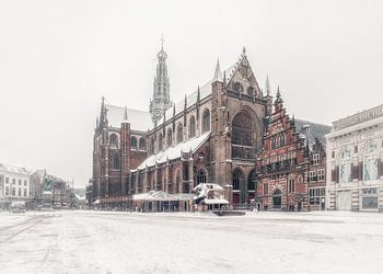Haarlem: de Bavo en de sneeuw.