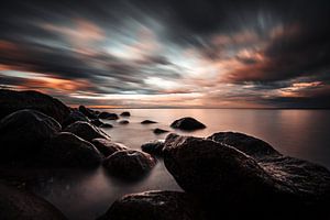 Stürmischer Sonnenuntergang An Der Ostsee