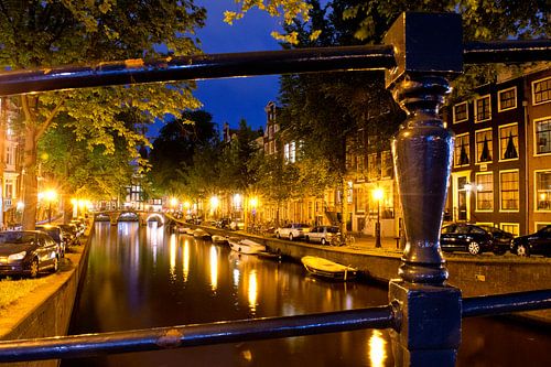 Gracht bij nacht, Amsterdam van Martien Janssen