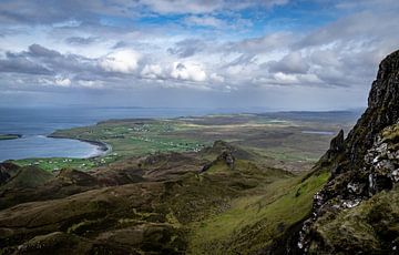 Schotland - Uitzicht vanaf Old Man of Storr van Rick Massar