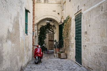 Rode Vespa van Yvonne van der Meij