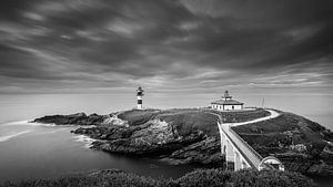 Leuchtturm Faro Illa Pancha in Schwarz und Weiß, Galicien, Spanien